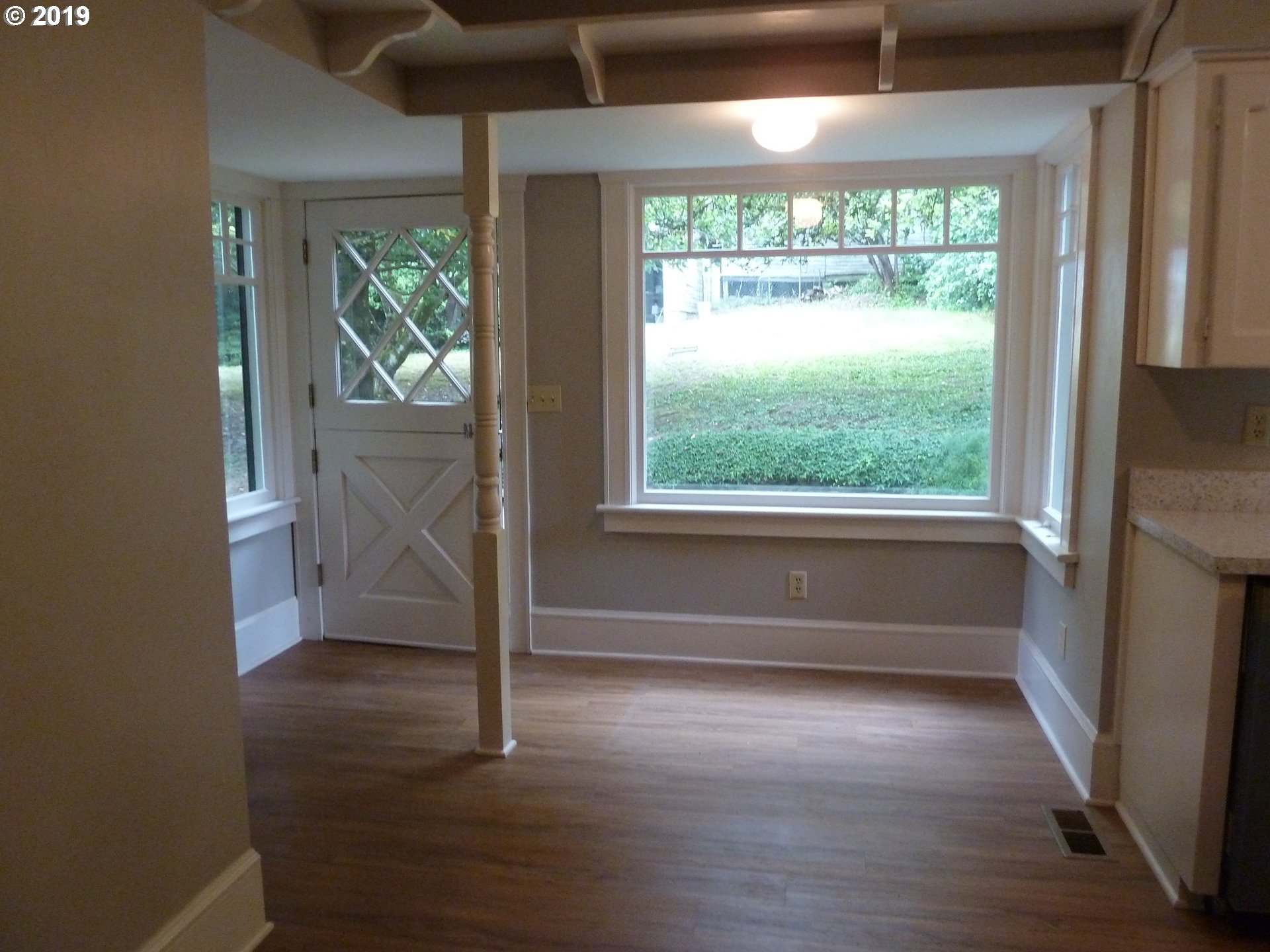 4150 Southwest Carson Street Portland, OR 97219 - Photo 9 of 31 Gallery Image 9