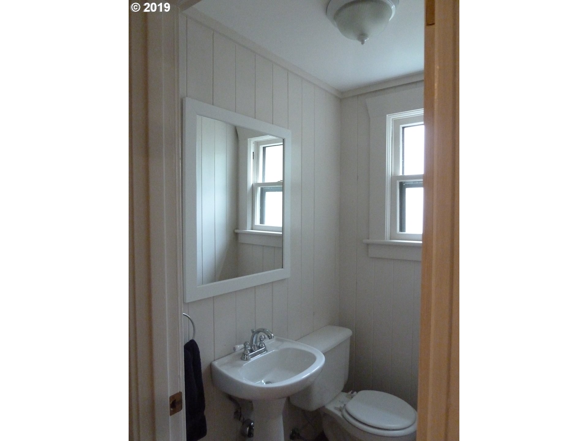 4150 Southwest Carson Street Portland, OR 97219 - Photo 10 of 31 Gallery Image 10