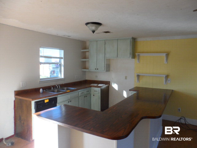684 Chickasaw Road Gulf Shores, AL 36542 - Photo 8 of 22