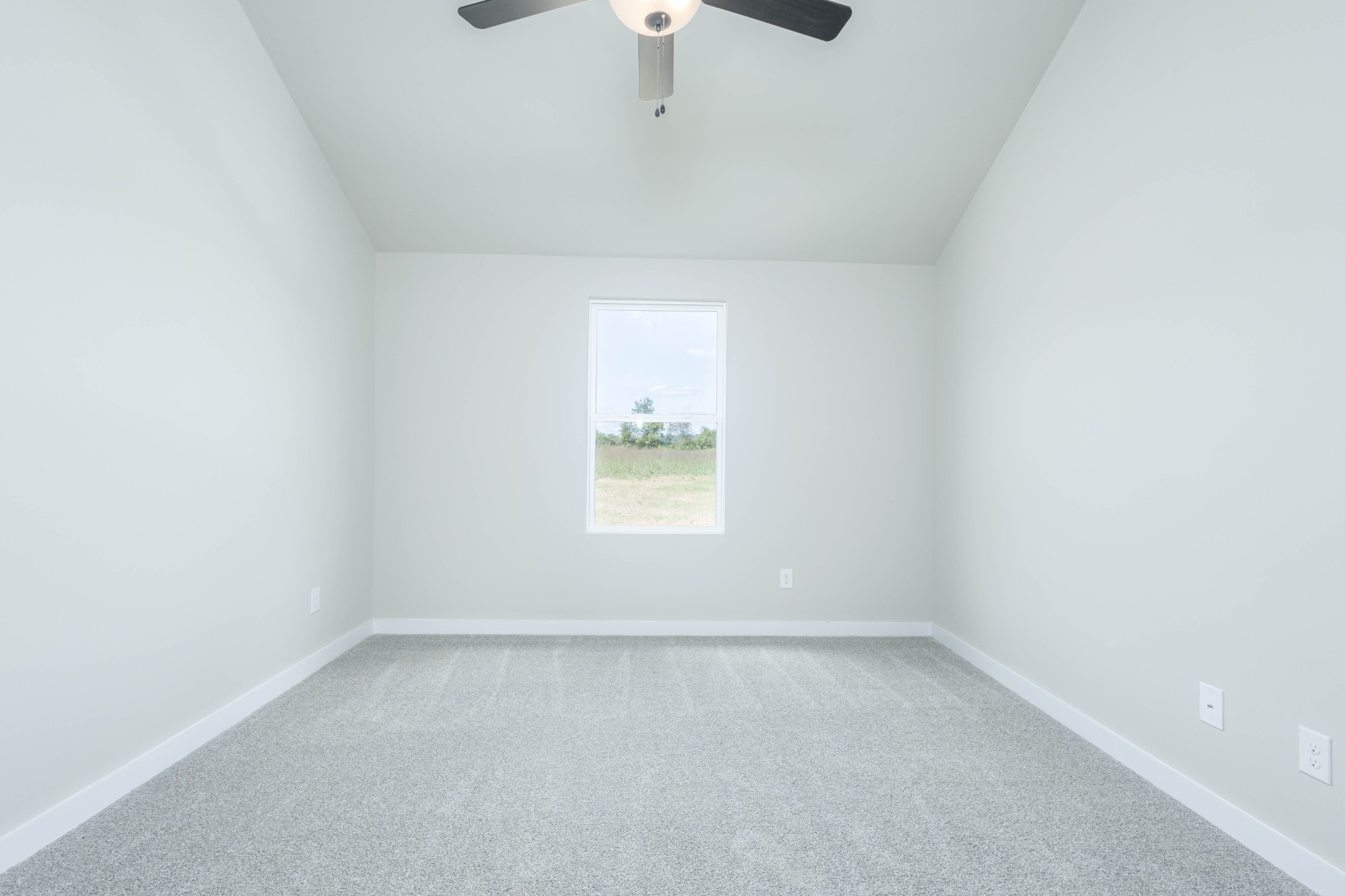 6261 Piney River Road Dickson, TN 37055 - Photo 25 of 32 an empty room with a window