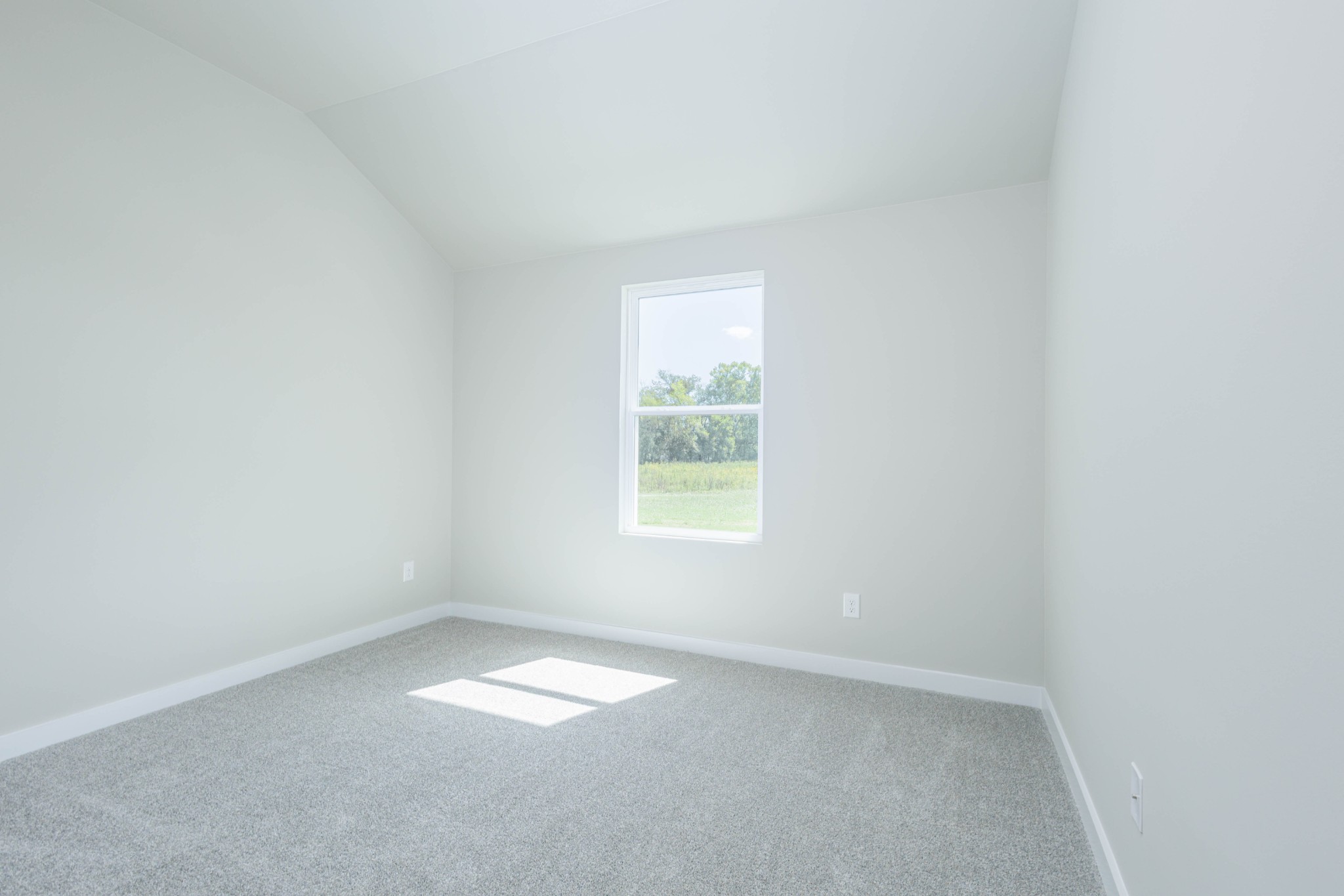 6261 Piney River Road Dickson, TN 37055 - Photo 29 of 32 an empty room with a window