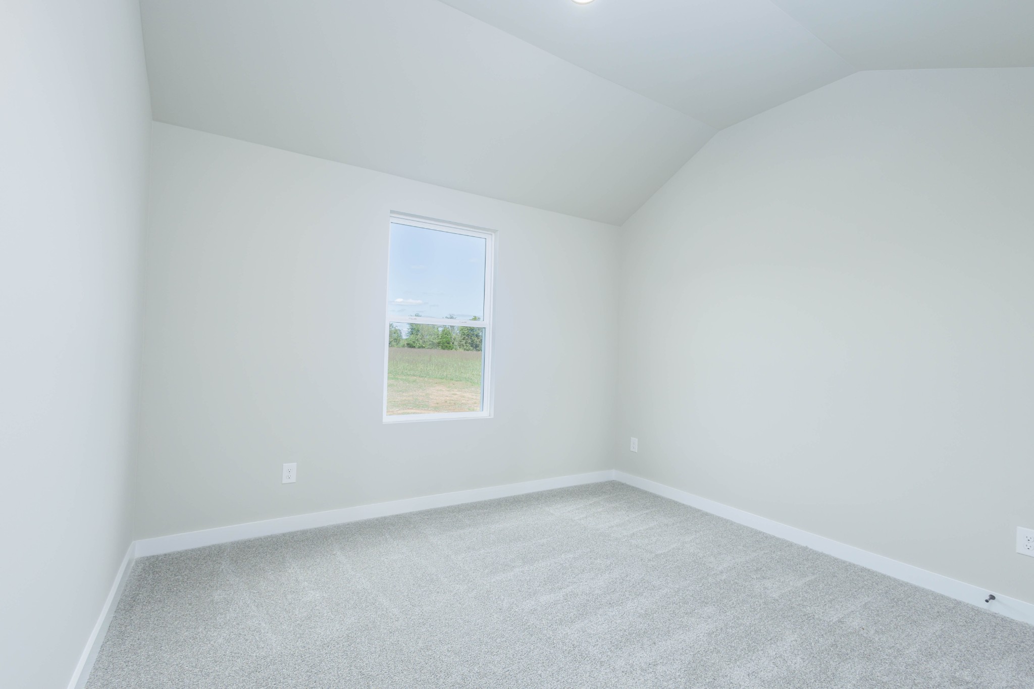 6261 Piney River Road Dickson, TN 37055 - Photo 31 of 32 an empty room with a window