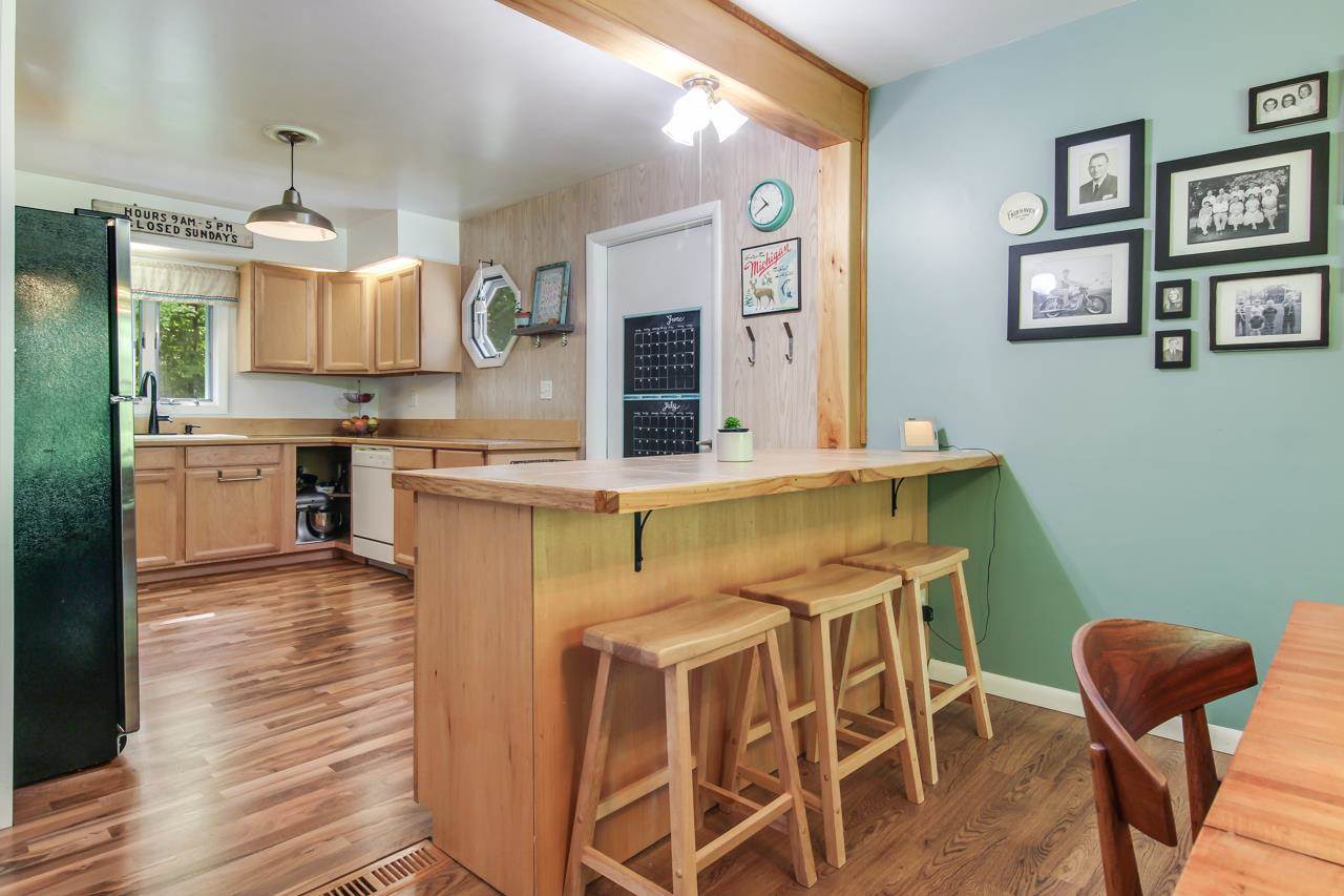 13499 South Cedar Road Cedar, MI 49621 - Photo 8 of 49 1891087-7.JPG