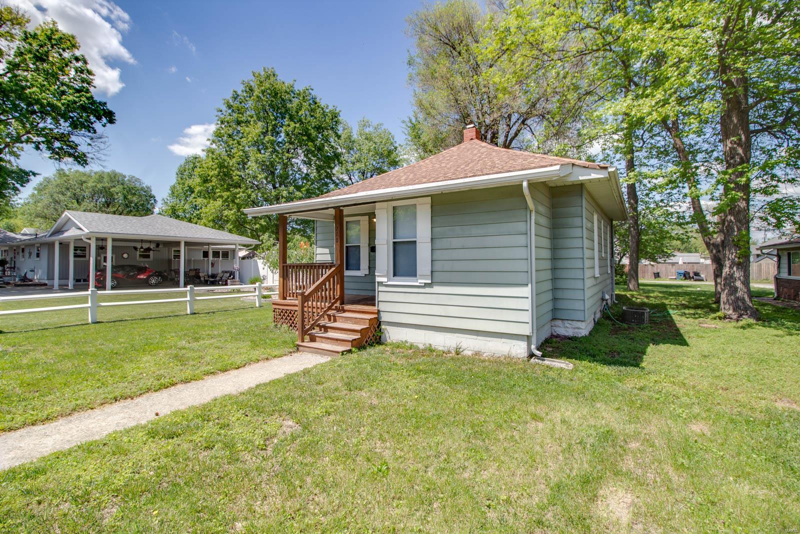 210 West Thomas Street Roxana, IL 62084 - Photo 2 of 20