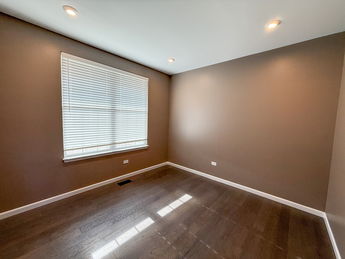 2344 Corn Lily Road Naperville, IL 60564 - Photo 9 of 40 Gallery Image 9