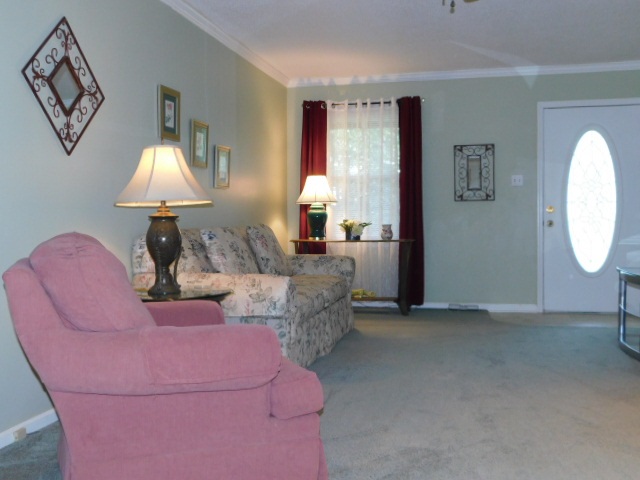116 Laurel Lane Gaffney, SC 29340 - Photo 3 of 20 Living Room