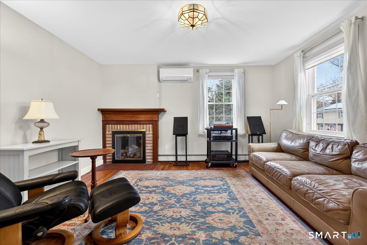 35 Barrett Street Hamden, CT 06517 - Photo 11 of 41