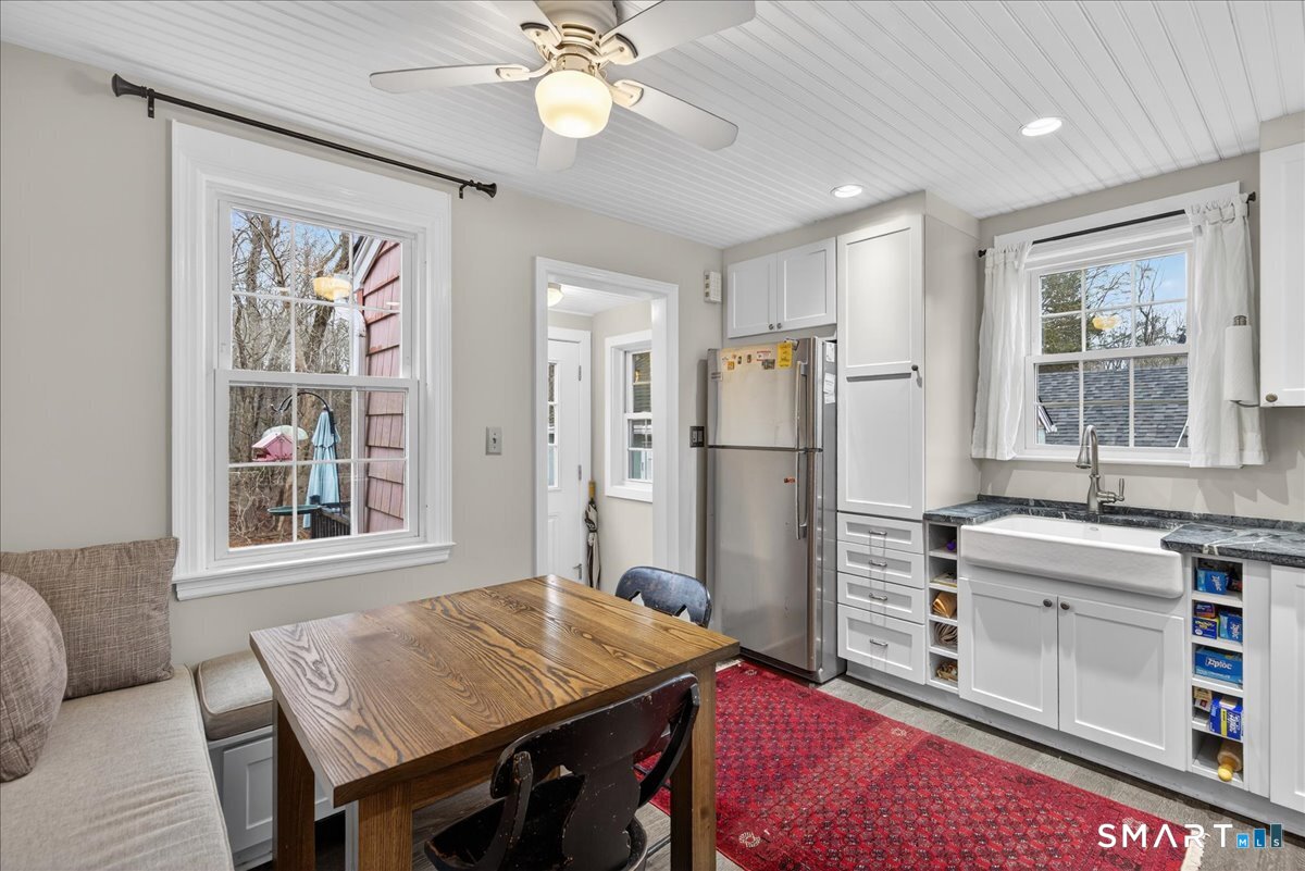 35 Barrett Street Hamden, CT 06517 - Photo 14 of 41