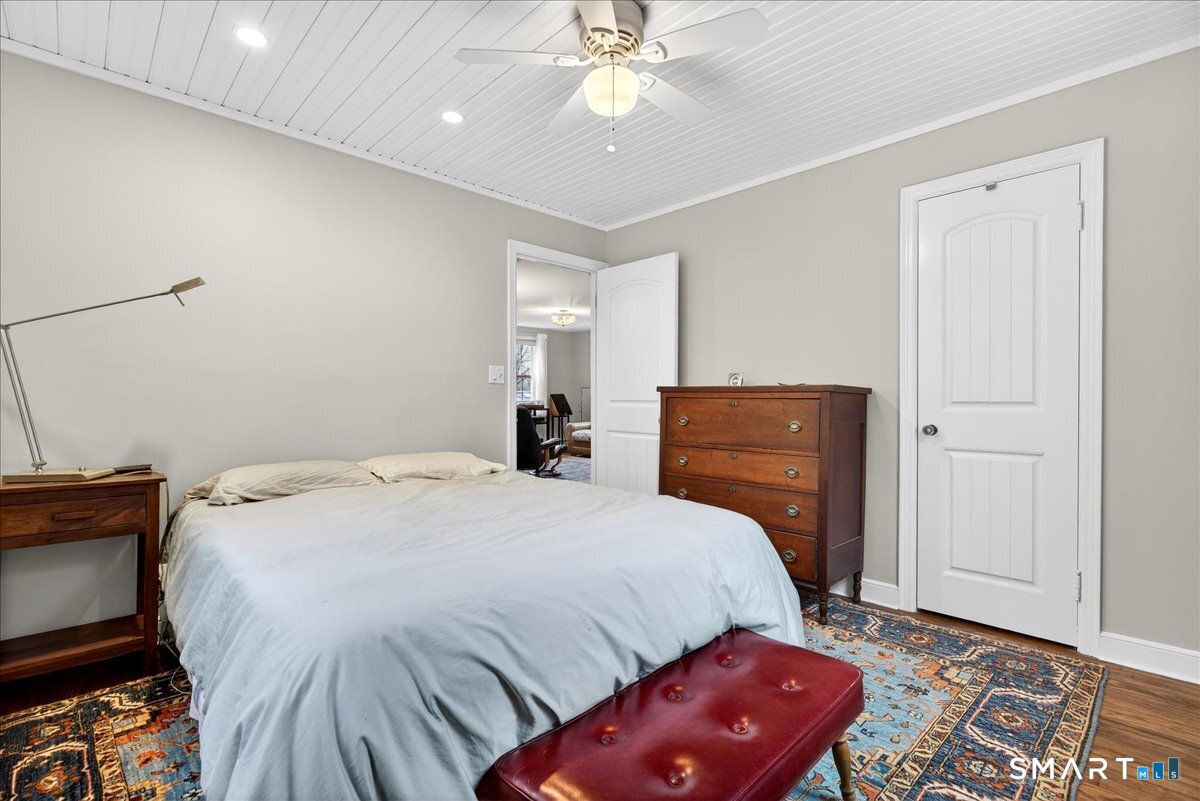 35 Barrett Street Hamden, CT 06517 - Photo 23 of 41