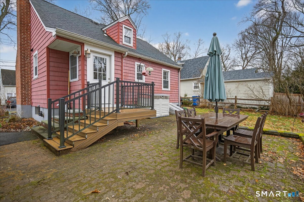 35 Barrett Street Hamden, CT 06517 - Photo 31 of 41