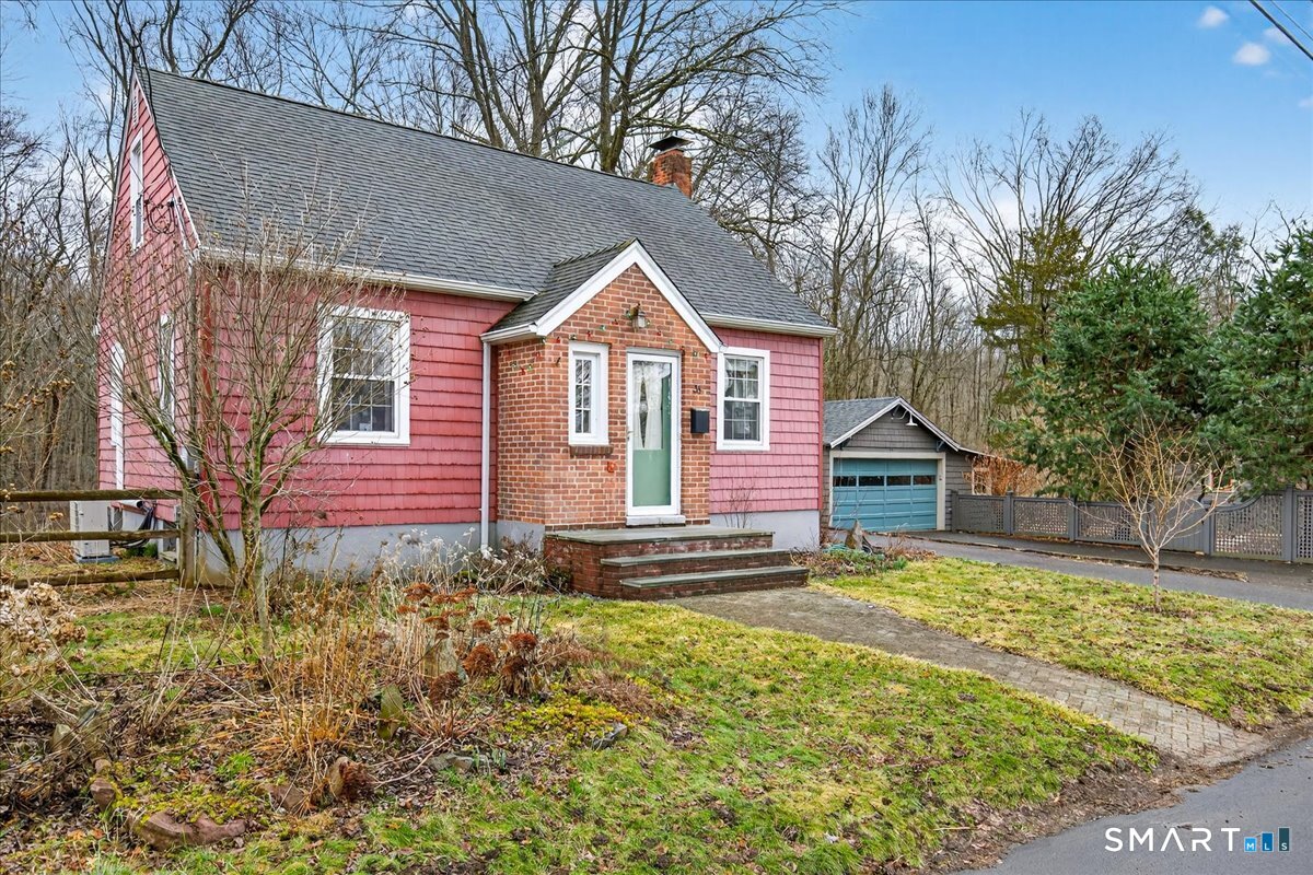 35 Barrett Street Hamden, CT 06517 - Photo 4 of 41