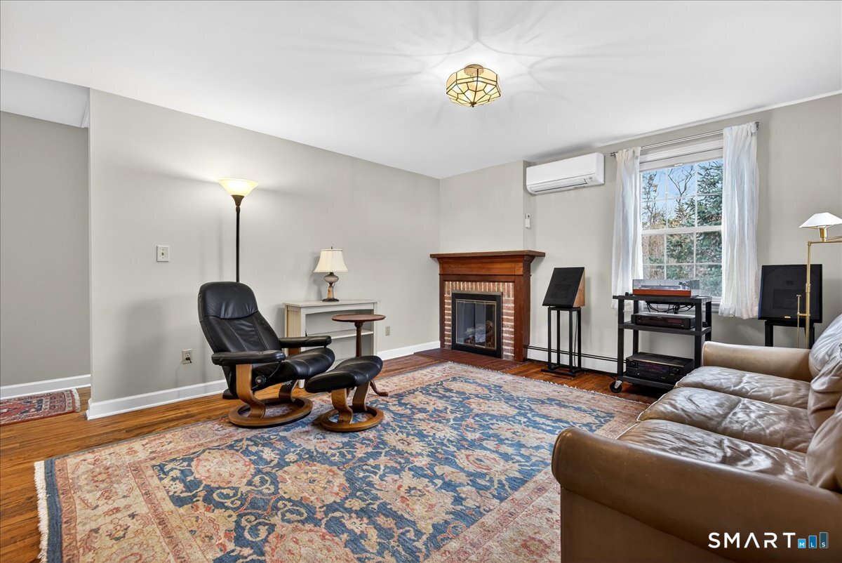 35 Barrett Street Hamden, CT 06517 - Photo 10 of 41