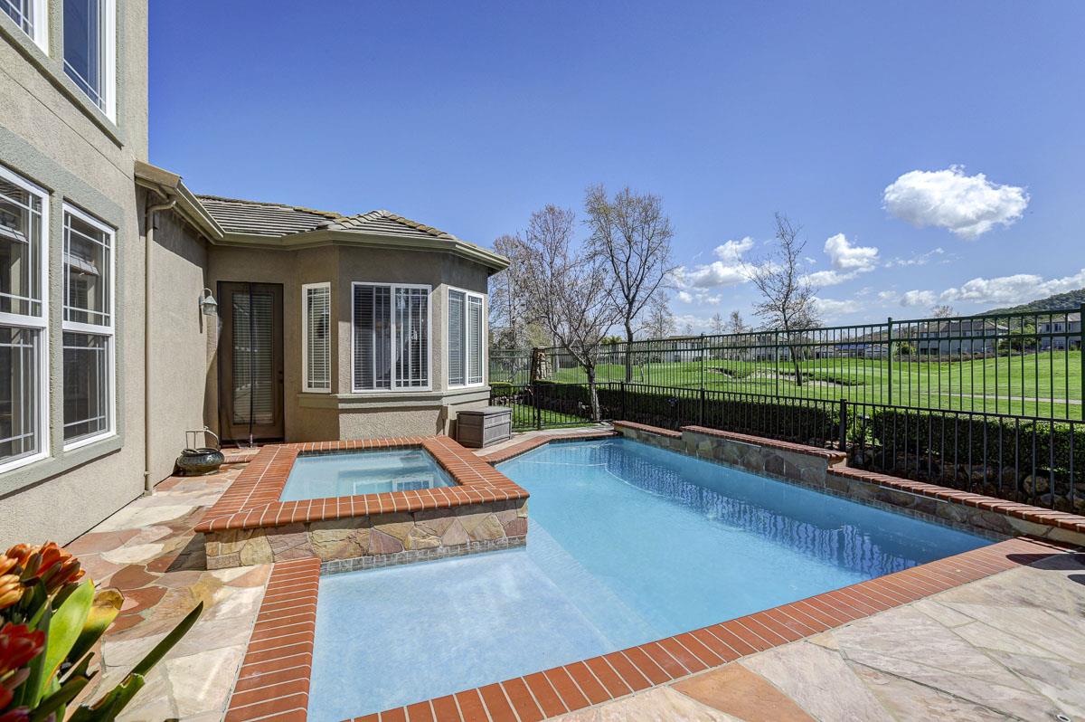 1949 St Andrews Circle, Unit CL Gilroy, CA 95020 - Photo 5 of 21 a view of a house with entertaining space