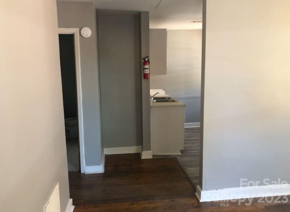 1702 Newland Road Charlotte, NC 28216 - Photo 9 of 34