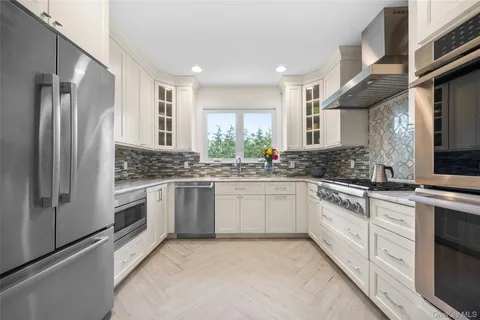 $1,500,000 | 168 Dorchester Road, Scarsdale, NY 10583