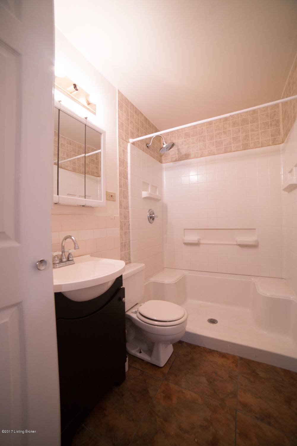 8516 Blue Lick Road Louisville, KY 40219 - Photo 16 of 29 Full Bath