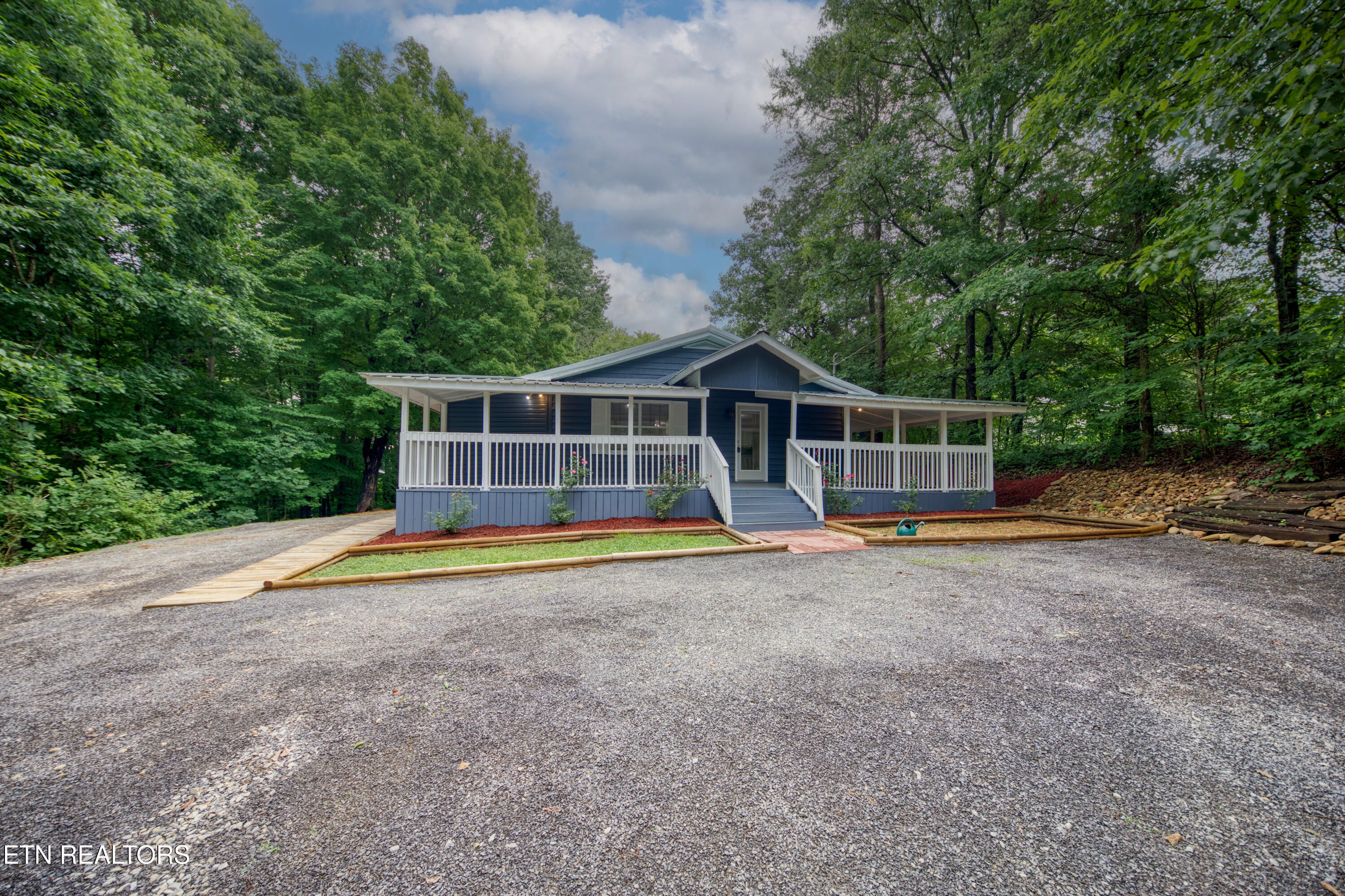 1116 Middle Ridge Road Sevierville, TN 37862 - Photo 1 of 39 1