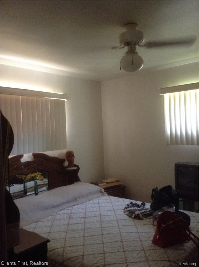 20270 Huntington Road Detroit, MI 48219 - Photo 20 of 23 Bedroom