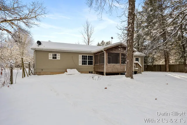 $294,900 | 3155 Cowboy Cove Lane, Ionia, MI 48846