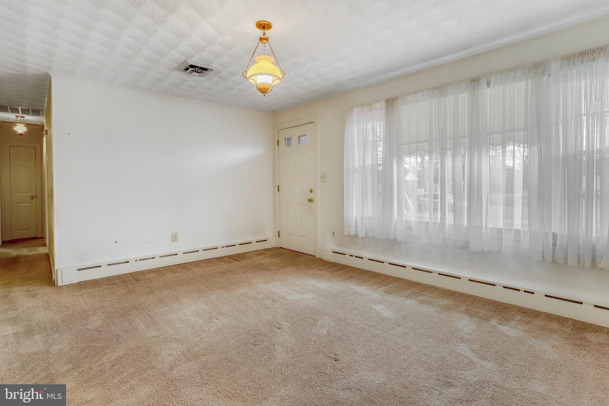 6404 Inwood Drive Springfield, VA 22150 - Photo 5 of 50