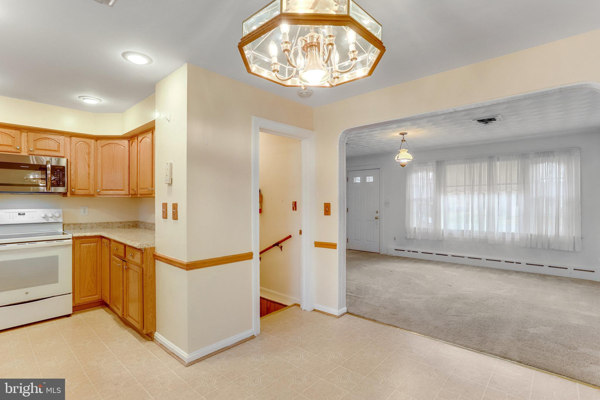 6404 Inwood Drive Springfield, VA 22150 - Photo 7 of 50