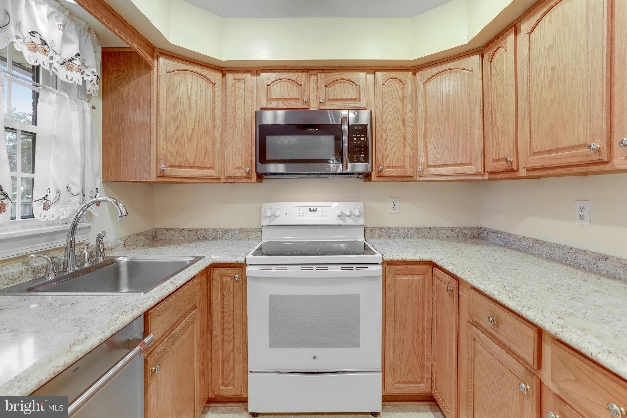 6404 Inwood Drive Springfield, VA 22150 - Photo 8 of 50