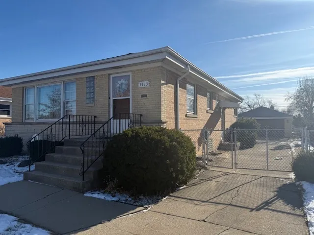 $424,900 | 7313 West Lee Street, Niles, IL 60714