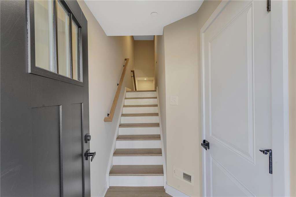 6039 Ruby Way Mars, PA 16046 - Photo 4 of 44