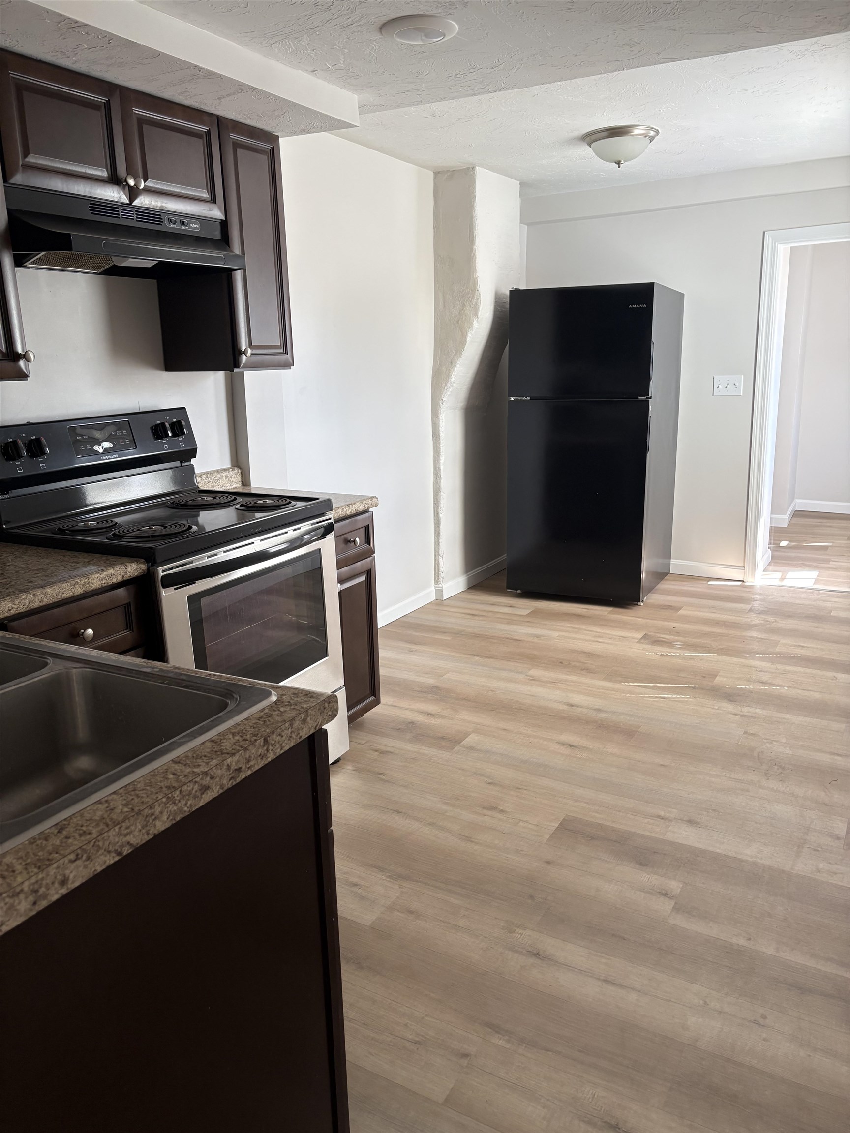 7 Morrill Street Nashua, NH 03064 - Photo 4 of 14