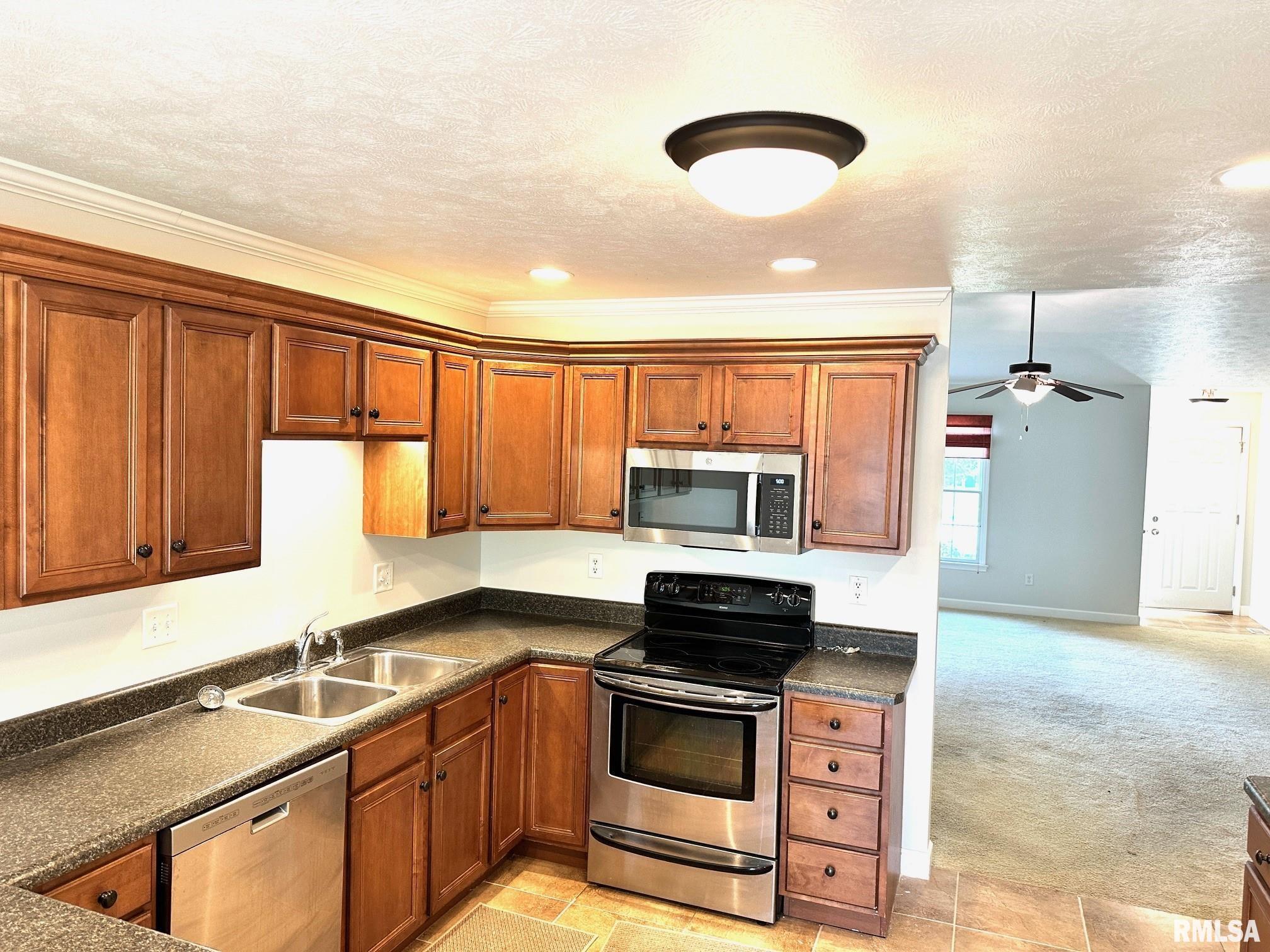 3208 Mackinaw Lane Springfield, IL 62711 - Photo 8 of 22 Gallery Image 8