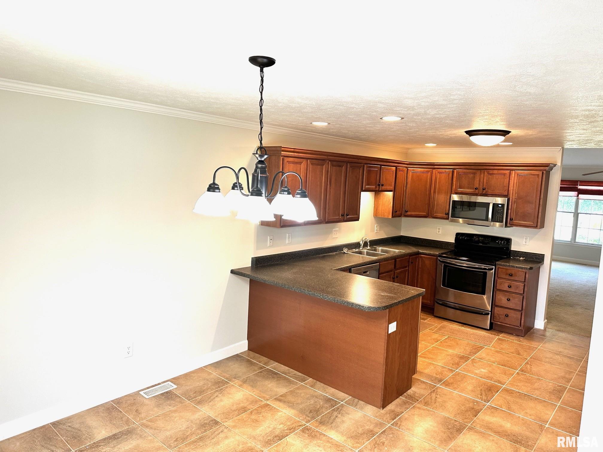 3208 Mackinaw Lane Springfield, IL 62711 - Photo 9 of 22 Gallery Image 9