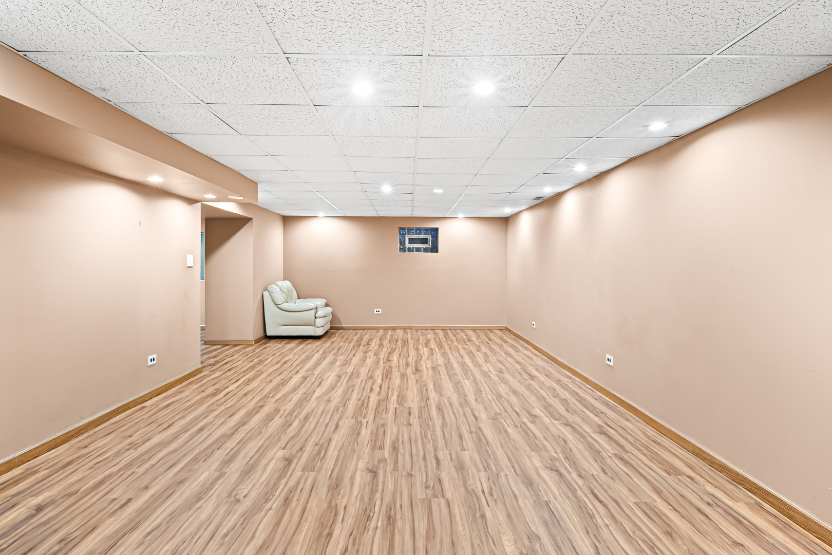 1130 Thatcher Lane Addison, IL 60101 - Photo 25 of 37