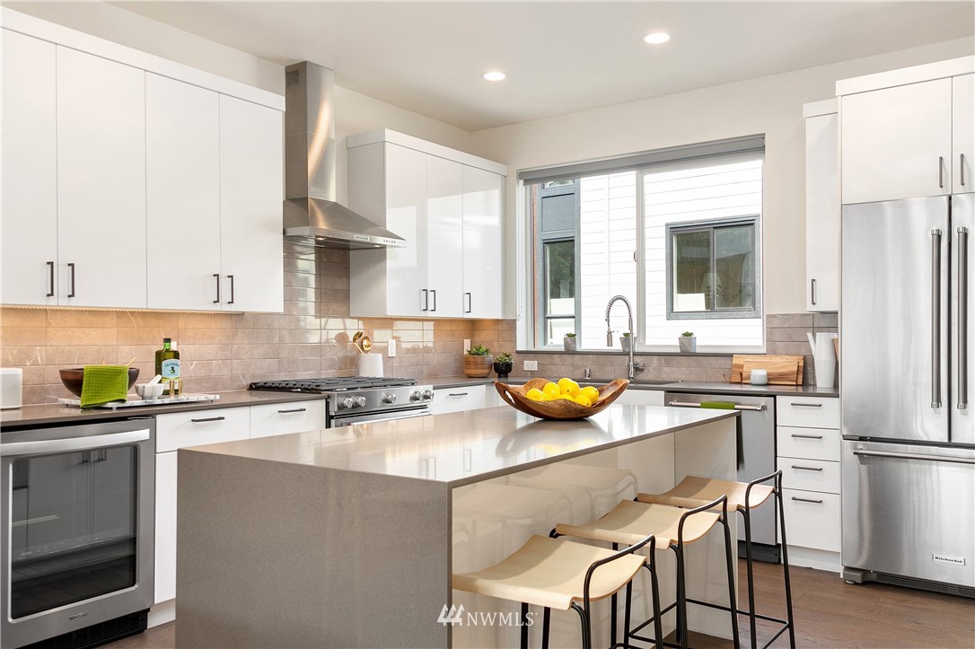 18320 96th Lane Northeast, Unit B Bothell, WA 98011 - Photo 4 of 24