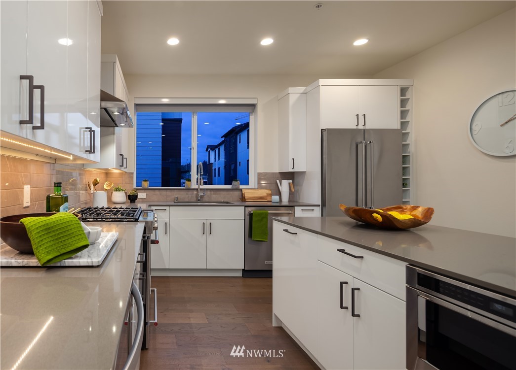 18320 96th Lane Northeast, Unit B Bothell, WA 98011 - Photo 5 of 24