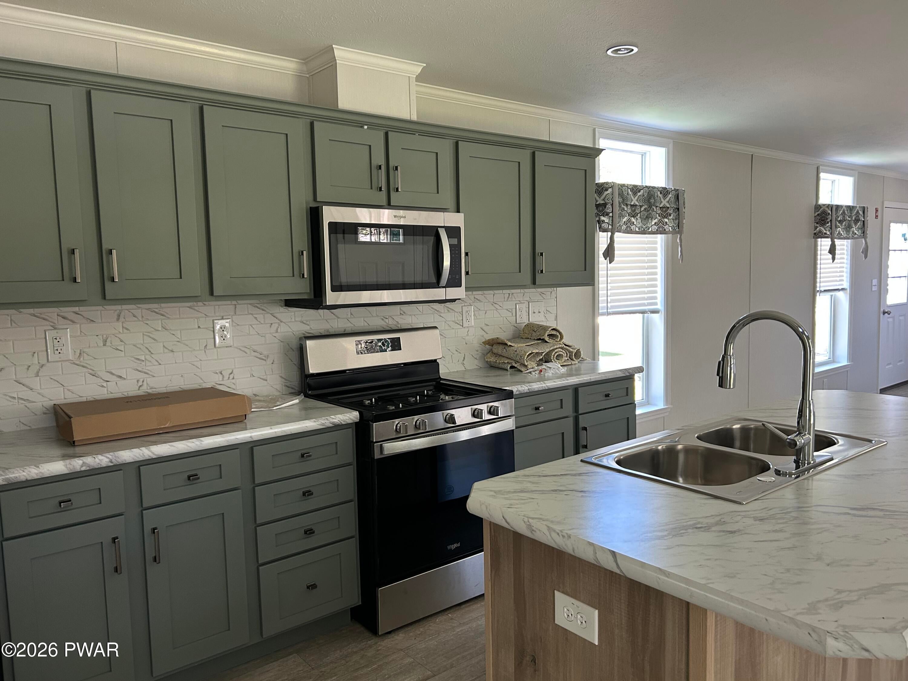 107 Middle Road Greentown, PA 18426 - Photo 9 of 24 Gallery Image 9