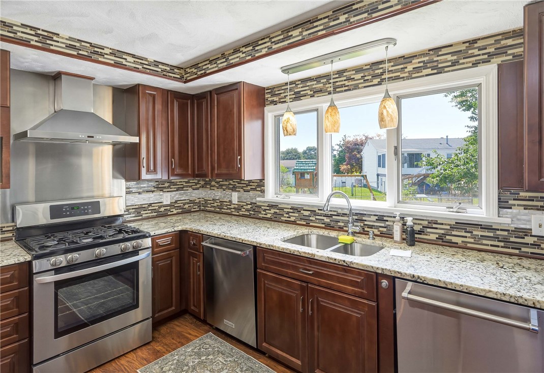 34 Cherry Hill Road Johnston, RI 02919 - Photo 11 of 33 Gallery Image 11