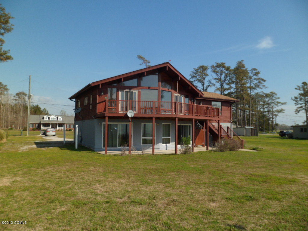 3101 Janiero Road Arapahoe, NC 28510 - Photo 1 of 10 rear