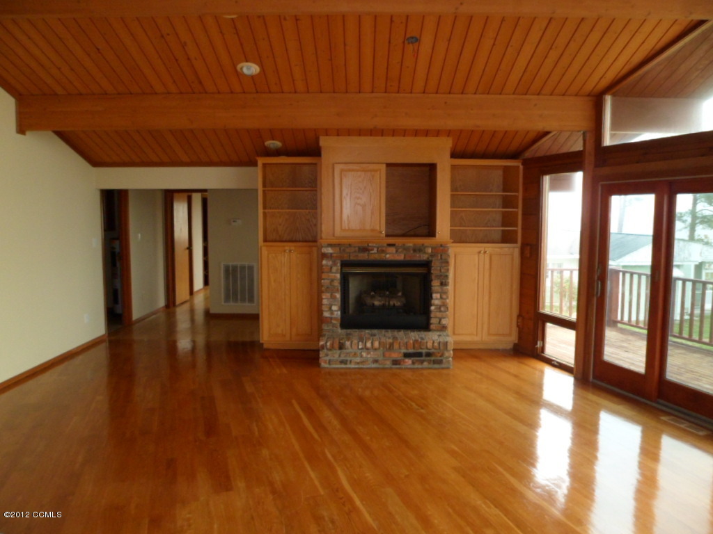 3101 Janiero Road Arapahoe, NC 28510 - Photo 4 of 10 Living Room