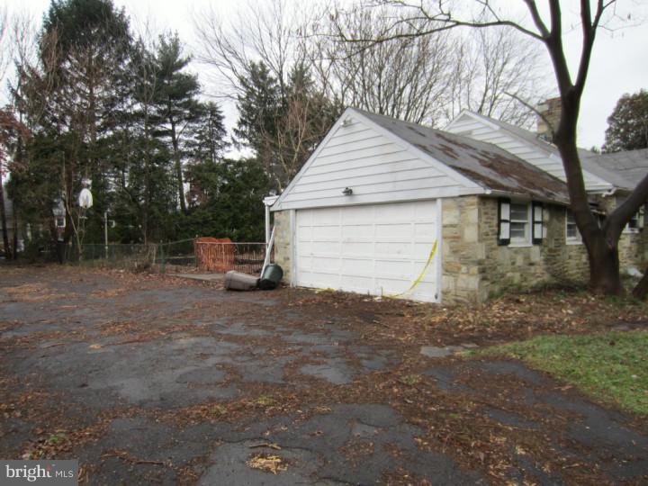 96 Welsh Road Huntingdon Valley, PA 19006 - Photo 2 of 3
