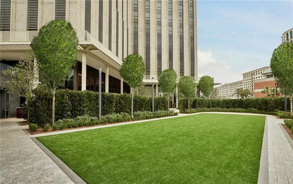 $7,100,000 | 2 Canal Street, Unit 3101, New Orleans, LA 70130