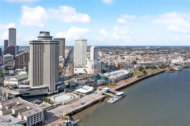 $7,100,000 | 2 Canal Street, Unit 3101, New Orleans, LA 70130