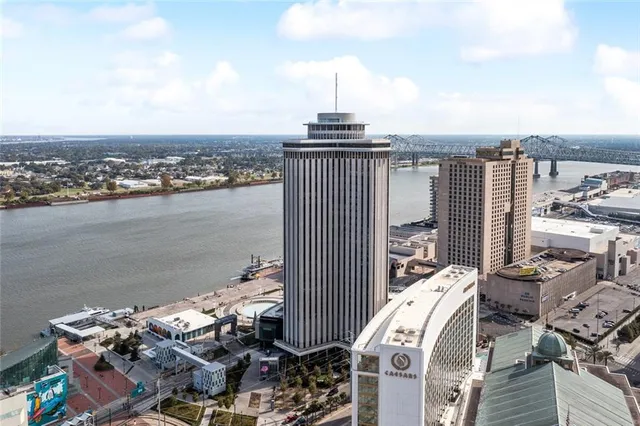 $7,100,000 | 2 Canal Street, Unit 3101, New Orleans, LA 70130