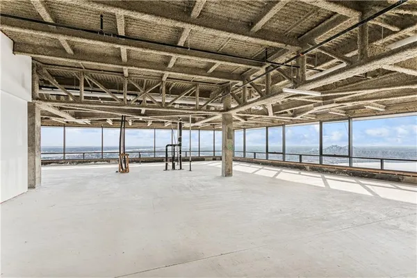 $7,100,000 | 2 Canal Street, Unit 3101, New Orleans, LA 70130