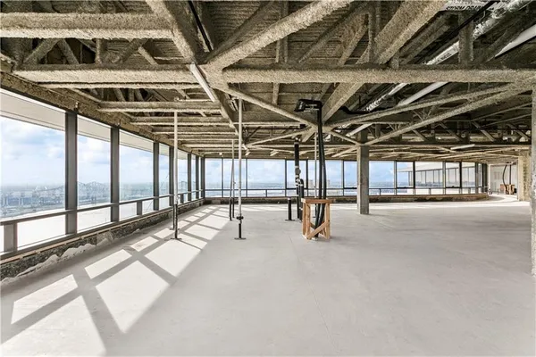 $7,100,000 | 2 Canal Street, Unit 3101, New Orleans, LA 70130