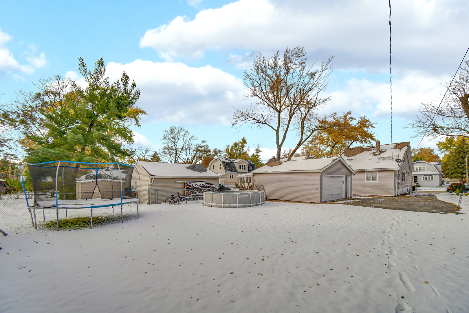 1635 Linden Road Homewood, IL 60430 - Photo 18 of 20 a view of white house with a table and chairs