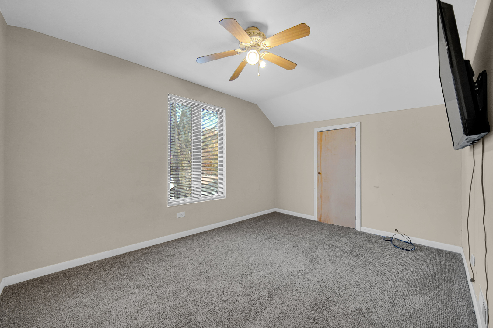 1635 Linden Road Homewood, IL 60430 - Photo 10 of 20 a view of an empty room with a window