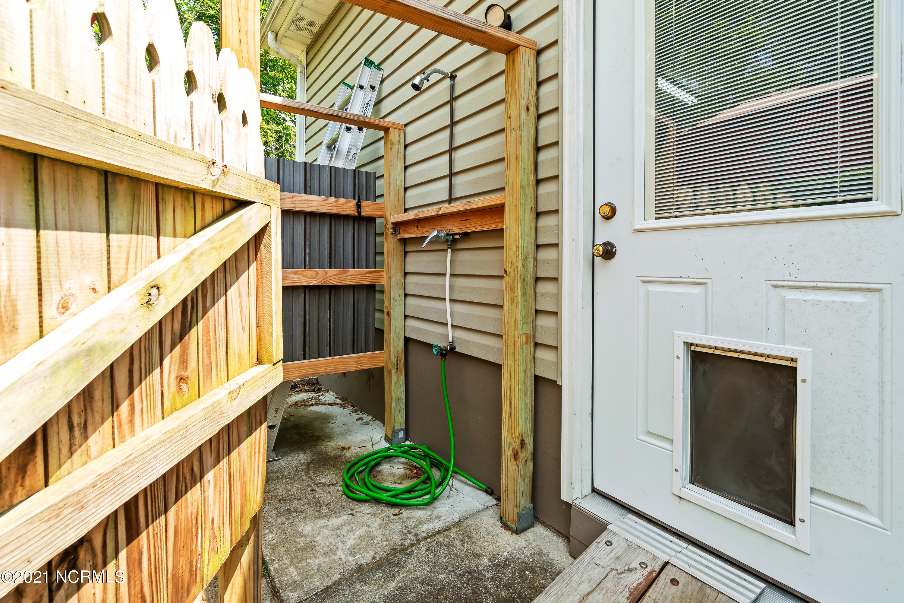 104 Ricky Lane Newport, NC 28570 - Photo 63 of 64 Chill Photo_-28