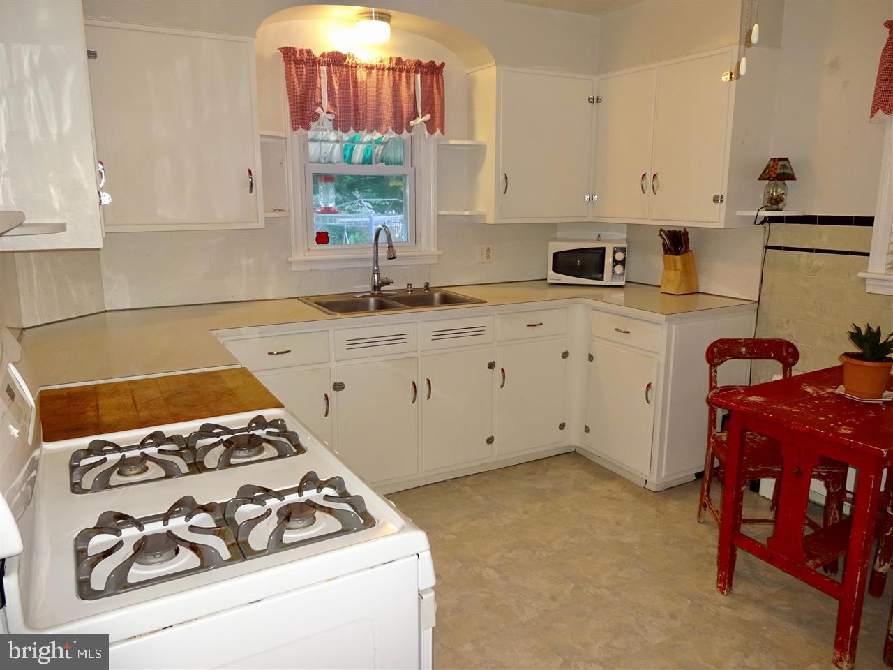 350 Edgehill Road York, PA 17403 - Photo 11 of 36