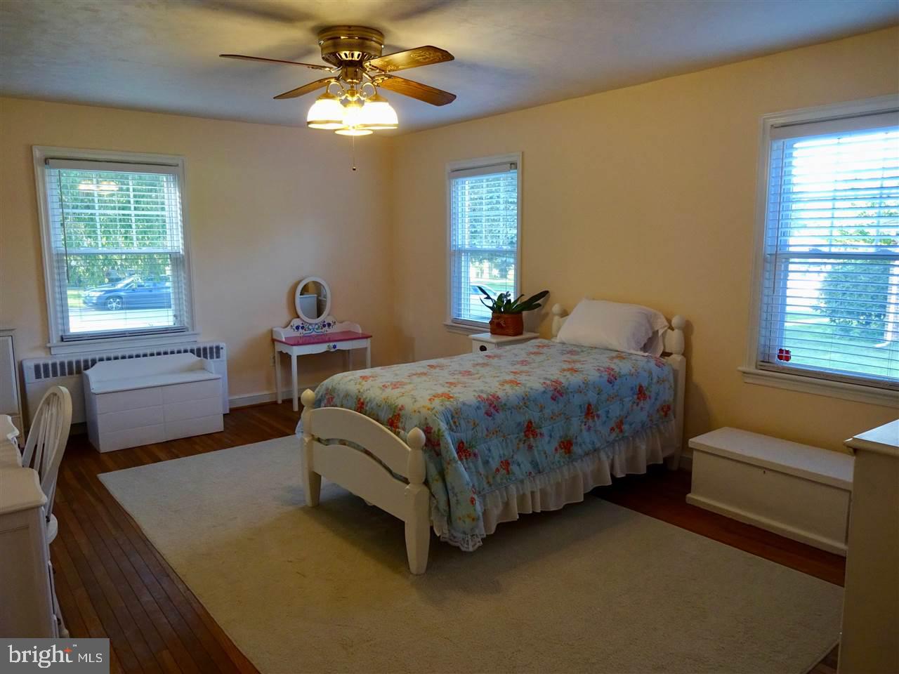 350 Edgehill Road York, PA 17403 - Photo 18 of 36