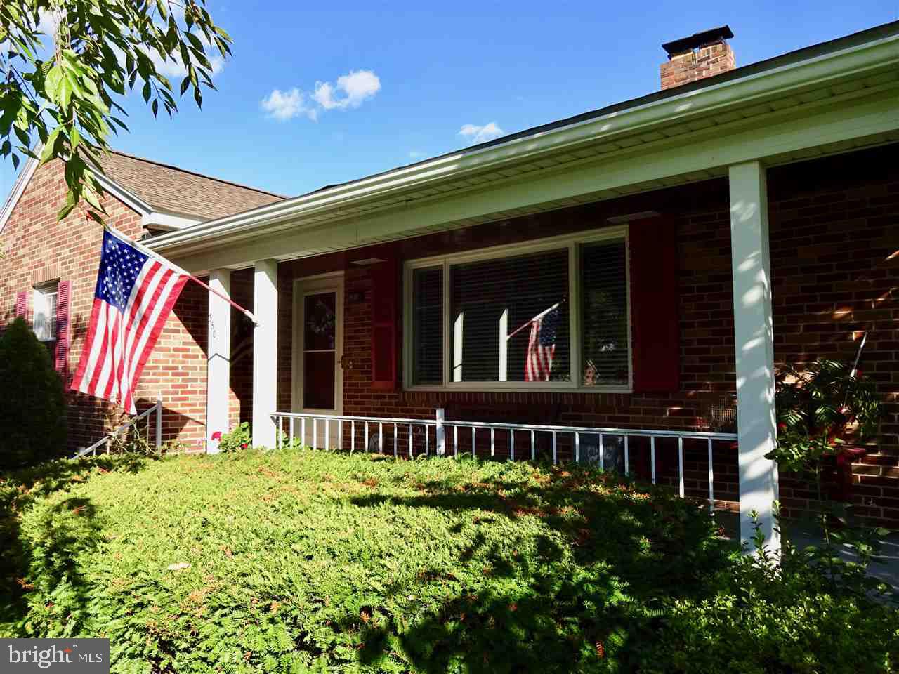 350 Edgehill Road York, PA 17403 - Photo 4 of 36